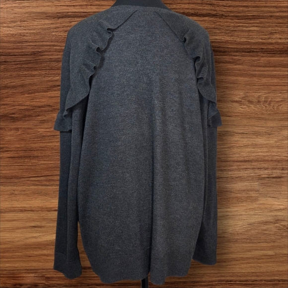 Cable & Gauge Gray Ruffle Crew Neck Sweater Size 2X - Picture 3 of 5